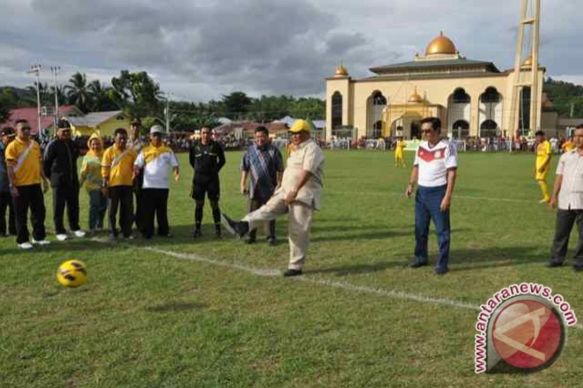 Turnamen Sepak Bola Meriahkan Kepemimpinan Rusli-Idris 