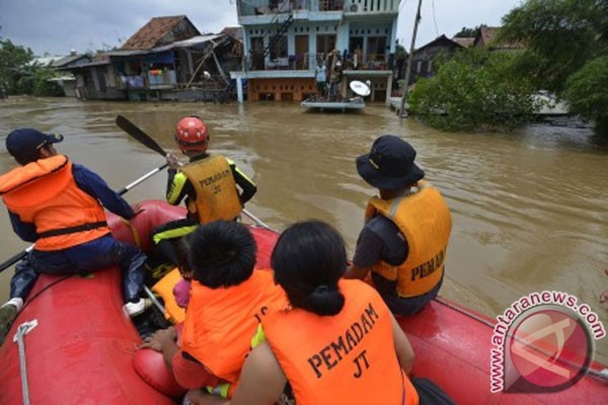 Jangan panik saat banjir, ini cara menghadapinya