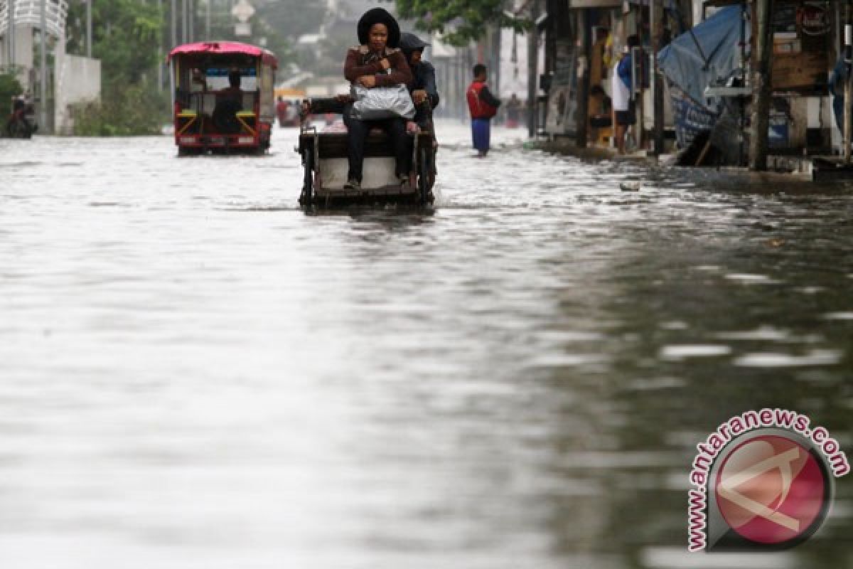 1.500 warga Rangkasbitung mengungsi akibat banjir