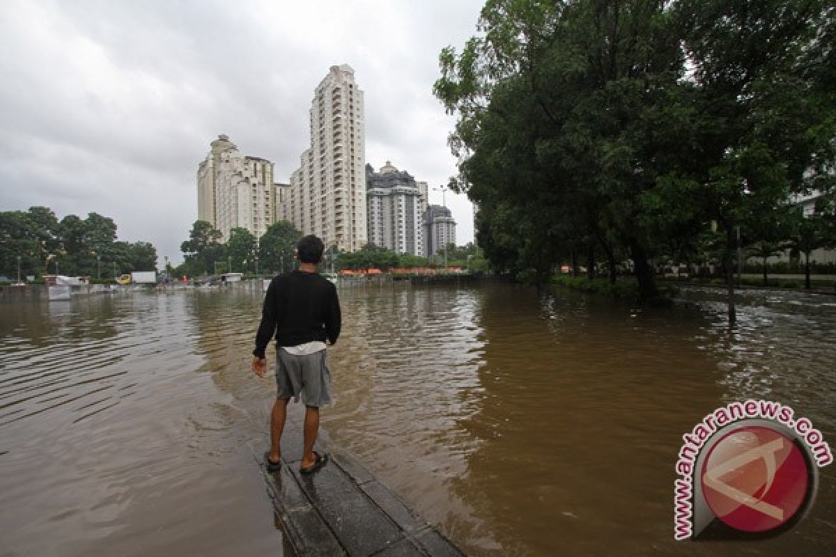 Banjir masih rendam 33 kecamatan di Jakarta