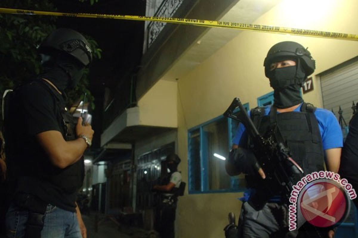 Polda Jatim: teroris Surabaya bidik kantor polisi
