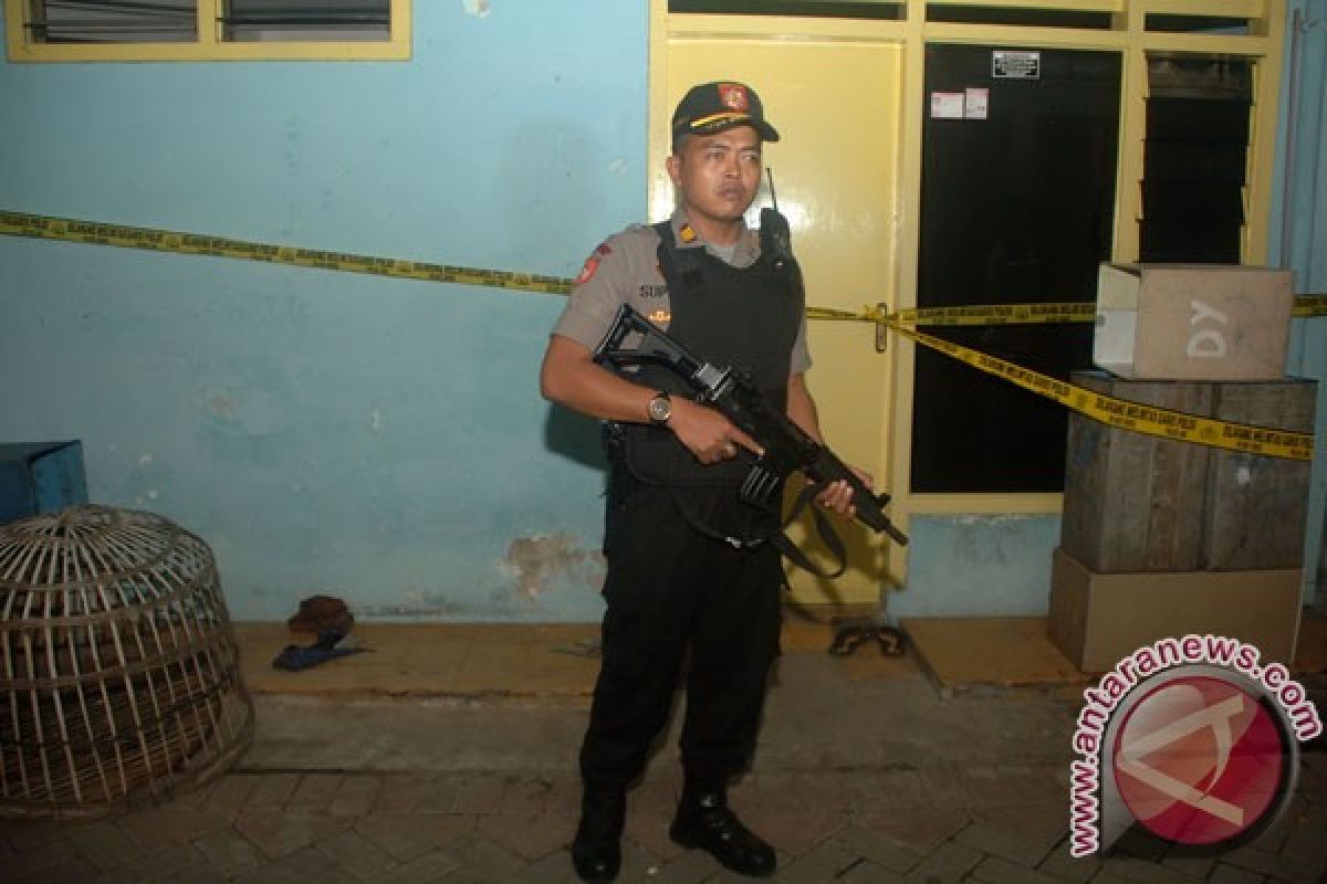 Densus 88 temukan bom terduga teroris Surabaya