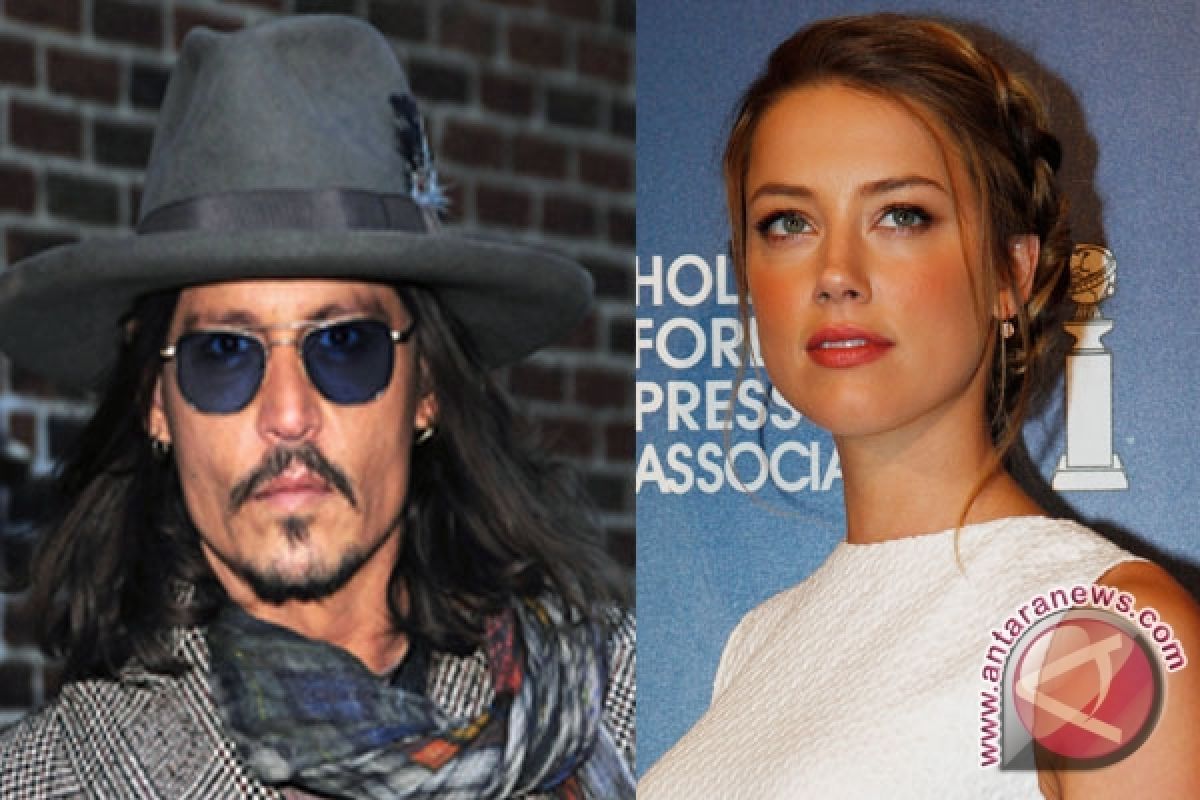 Johnny Depp dan Amber Heard tunangan