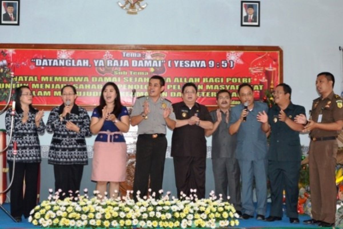 Polres Sekadau Gelar Natal Bersama