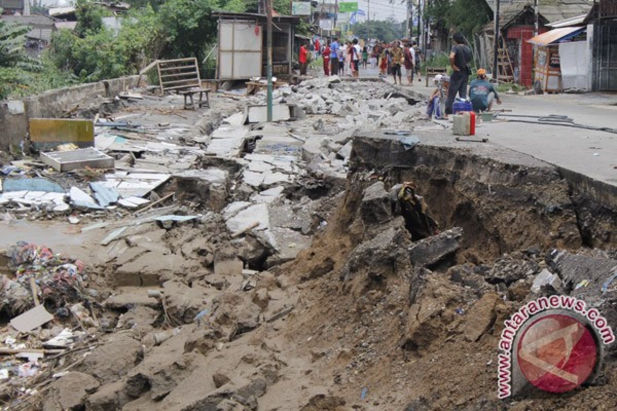 Perbaikan jalan pascabanjir Bekasi butuh Rp423 miliar