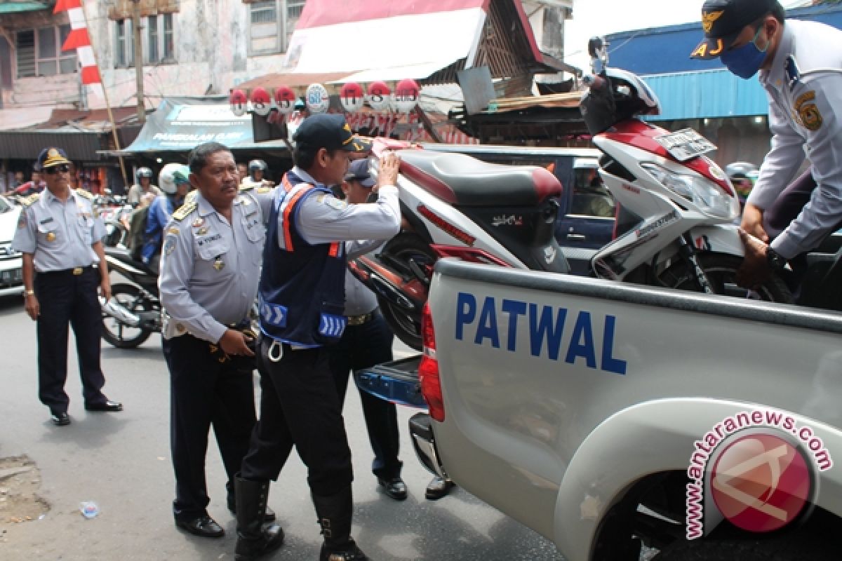 Banjarmasin Tegakan Larangan Parkir Sembarangan