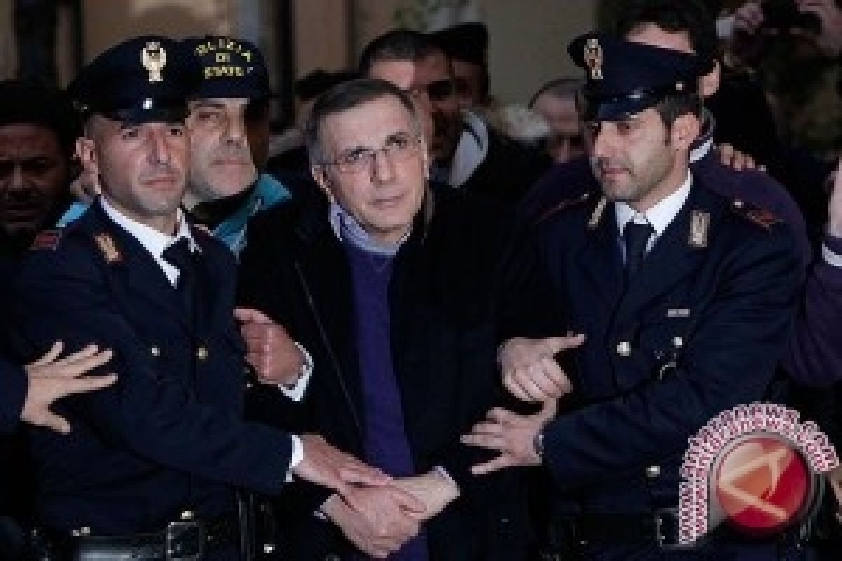 Bos mafia Italia buron 30 tahun ditangkap