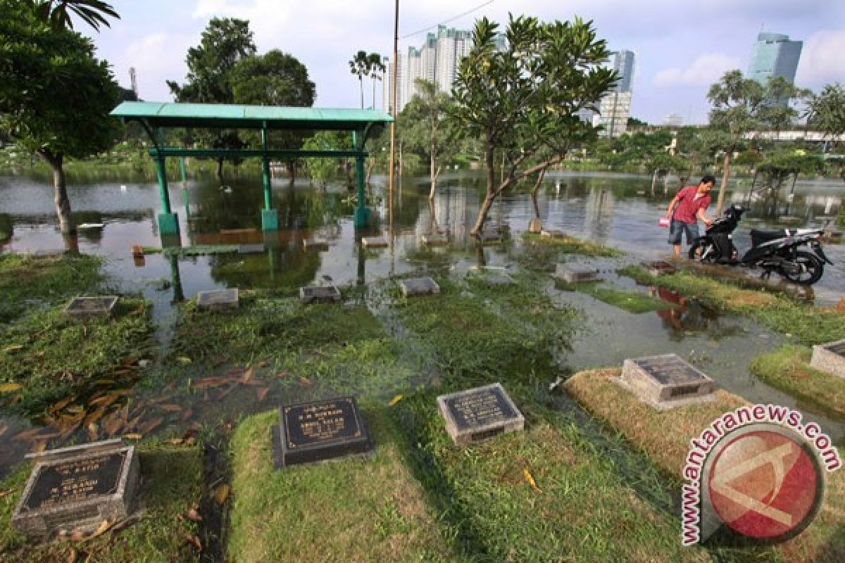 BPBD: korban tewas akibat banjir Jakarta bertambah