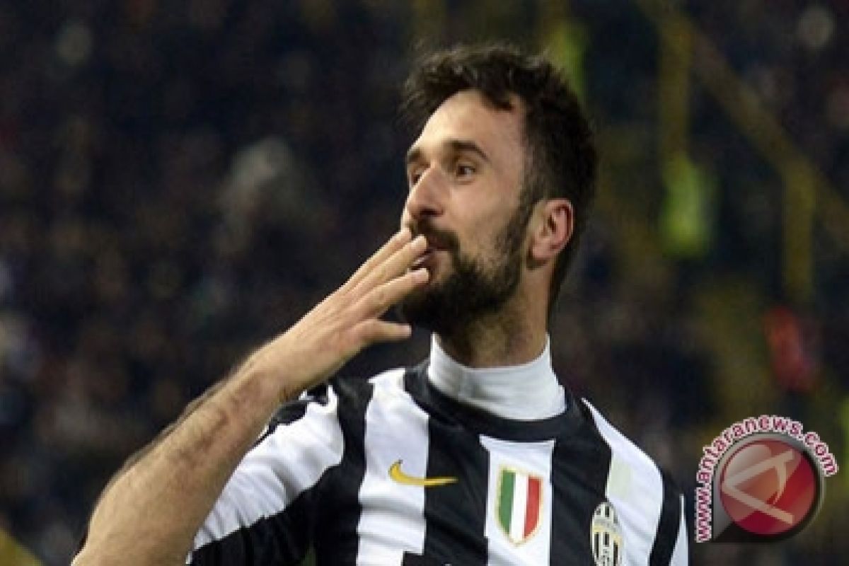 Mirko Vucinic Tidak Dibawa Juventus Lawan Lazio