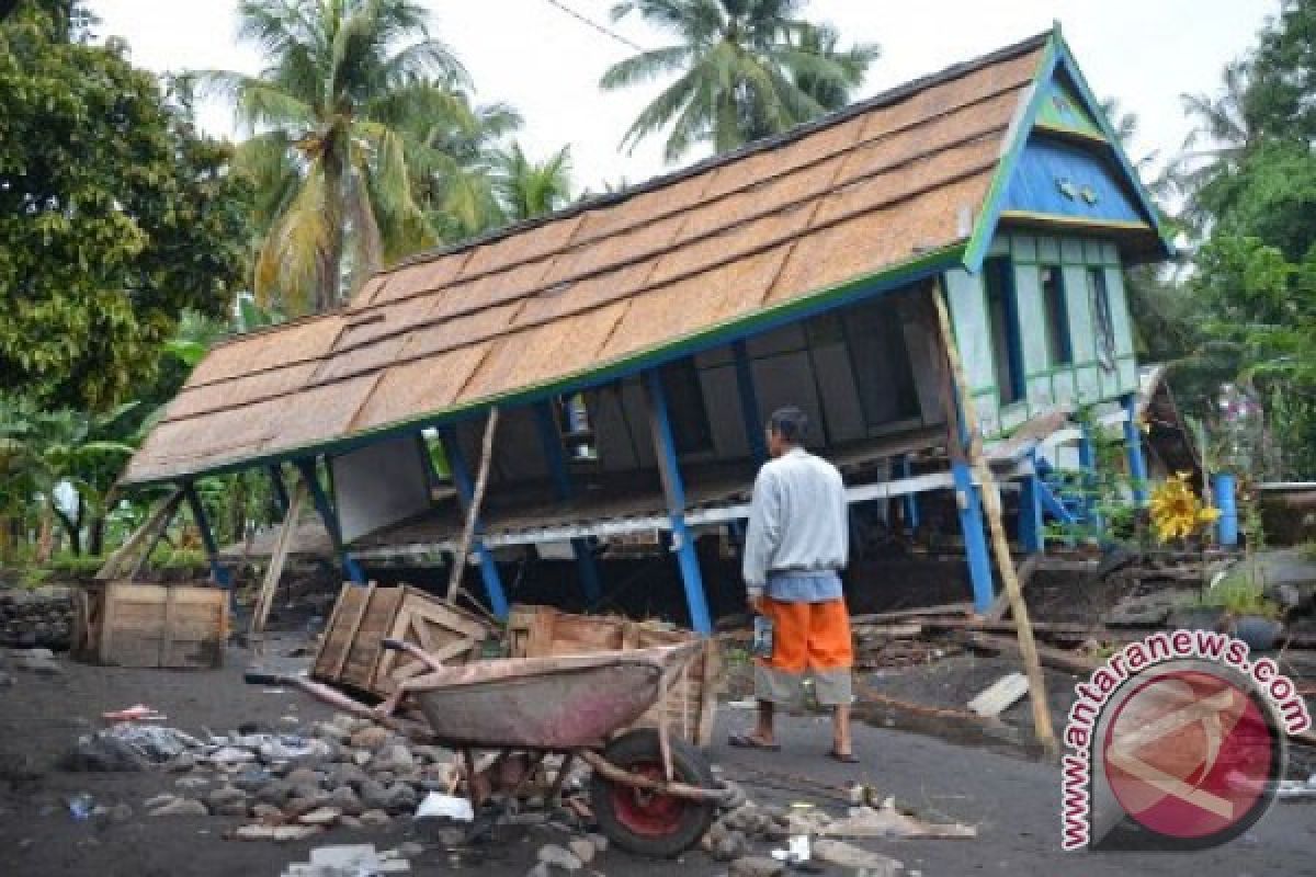 Tujuh rumah di Kudus hanyut dibawa banjir