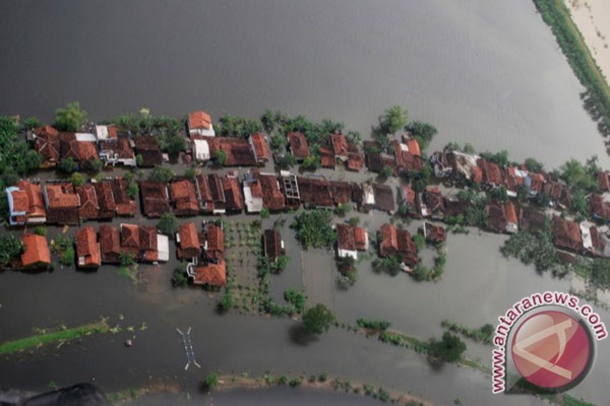 Apindo Karawang: perusahaan kurangi produksi selama banjir