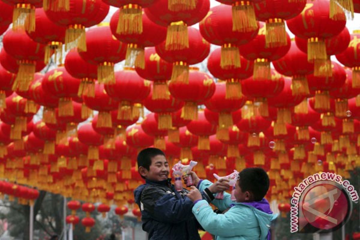 Suara mercon menggelegar jelang Imlek di Beijing