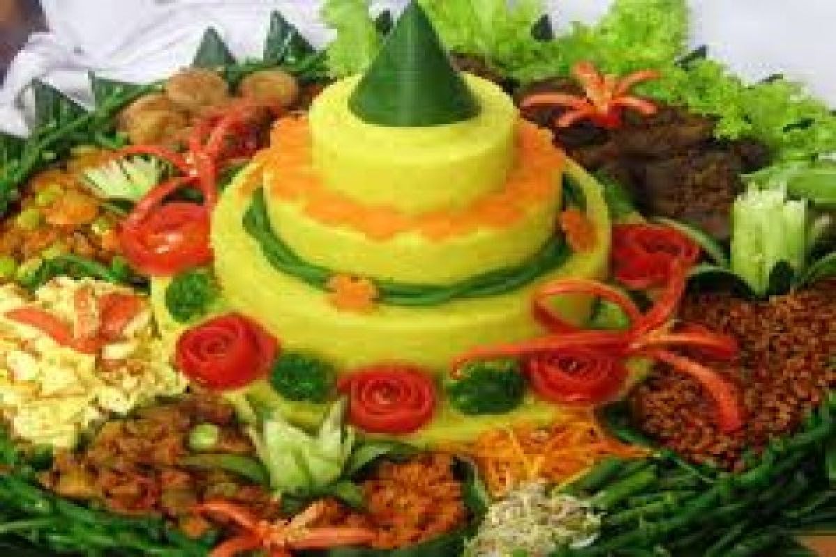 Cara eksekusi tumpeng yang tepat ala Chef Desi