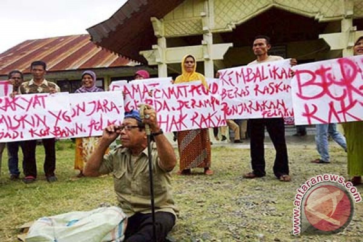 64 Ton Raskin Digelapkan, Warga Demo Camat Peudada