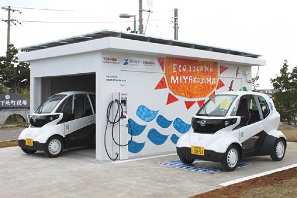 Honda uji coba kendaraan mikro energi photovoltaic