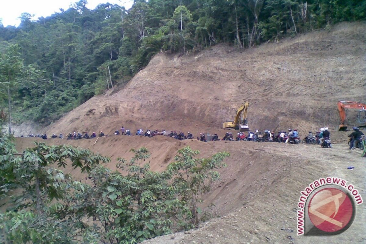 Polisi Donggala Temukan Mobil Masuk Jurang