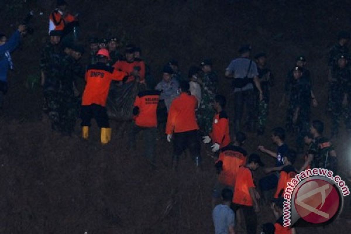 Petugas kembali temukan dua jenazah longsor Jombang