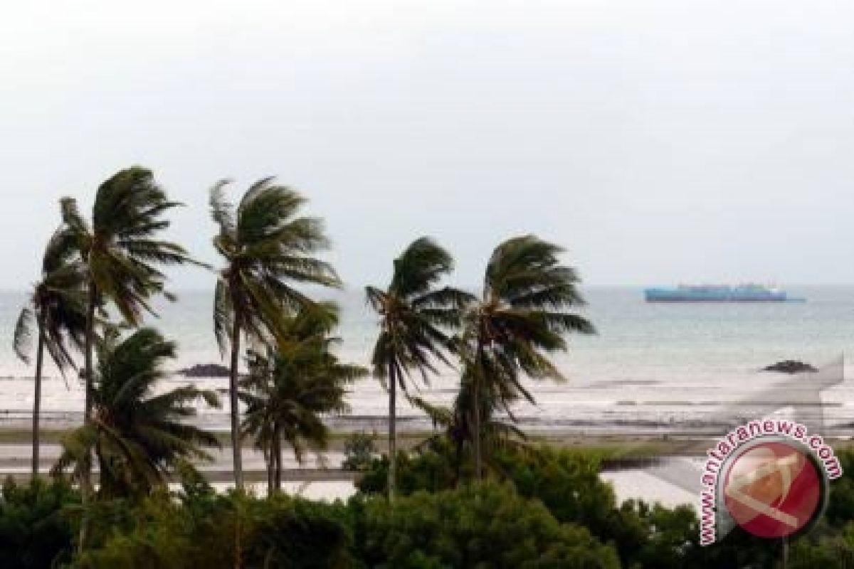 Stasiun Meteorologi Hujan Pattimura peringatkan waspadai hujan