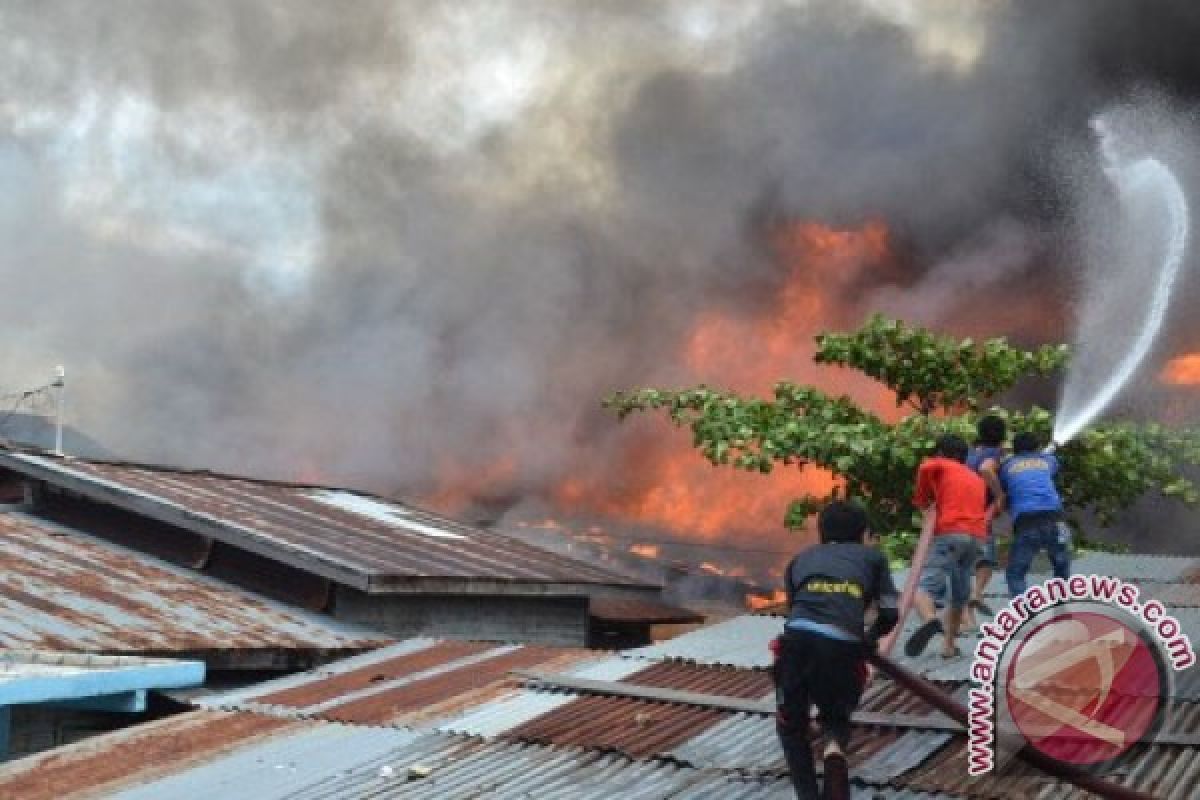 Belasan rumah di Kotabaru terbakar