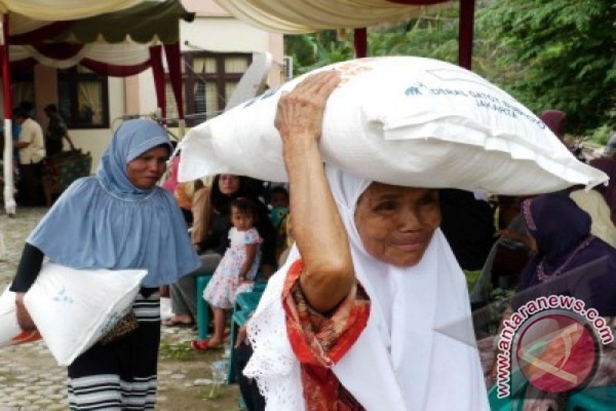 waduh, Masyarakat Karawang Belum Terima Raskin Dua Bulan