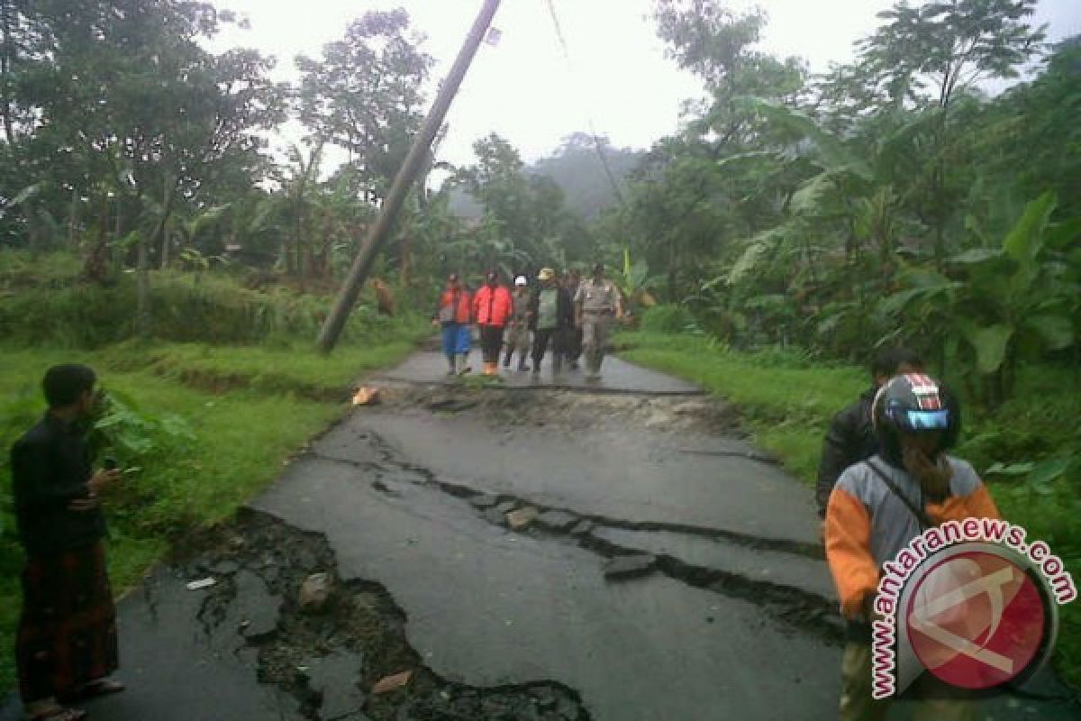 Sukabumi Rawan Pergerakan Tanah 