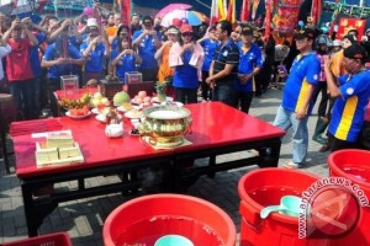  Semarak Festival Cap Go Meh di Singkawang