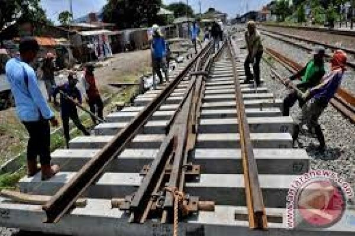 Jalur Ganda KA Stasiun Poncol-Tawang Dioperasikan