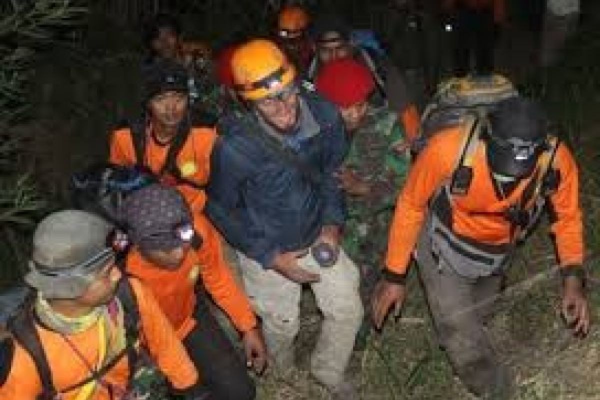 Ditemukan, 10 Pendaki Tersesat di Sindoro