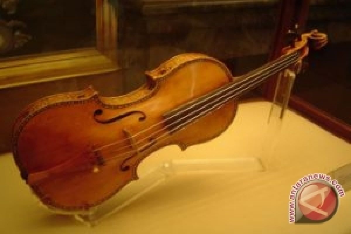  100.000 Dolar Ditawarkan Untuk Temukan Biola Stradivarius