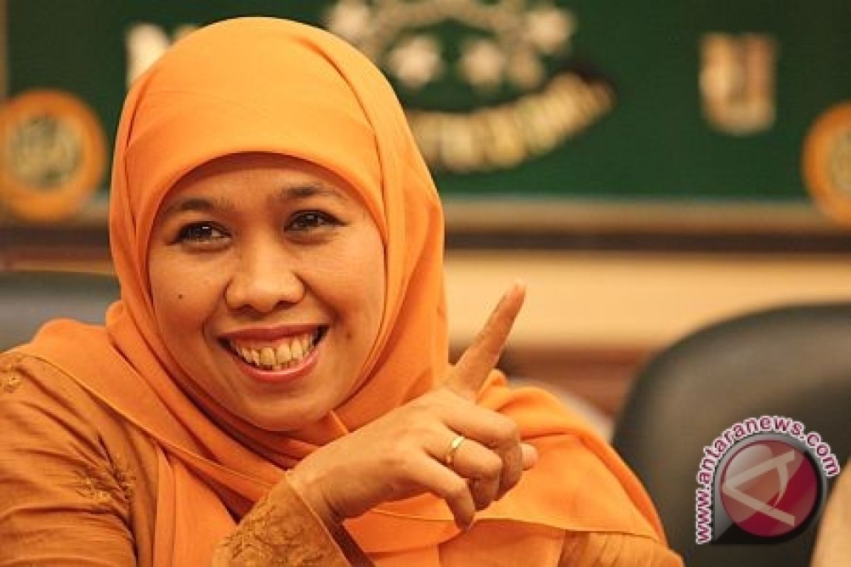 Khofifah: Perempuan Harus Bisa Kelola Keuangan Keluarga