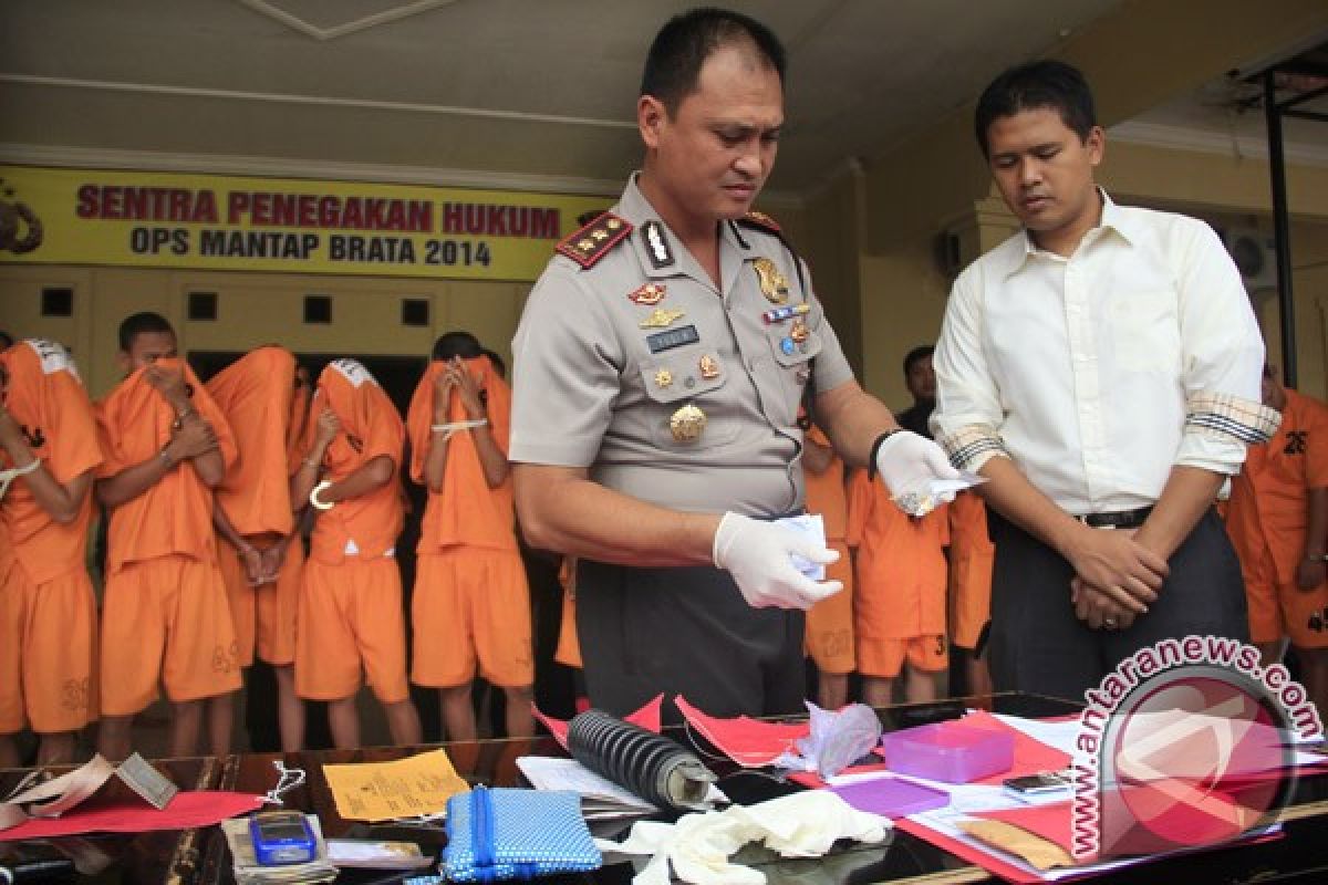 Polsek Tambora gulung kelompok pencuri motor