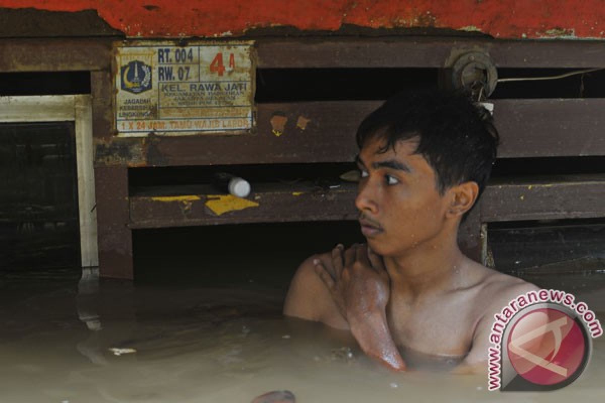 Floods still threatening Jakarta until March