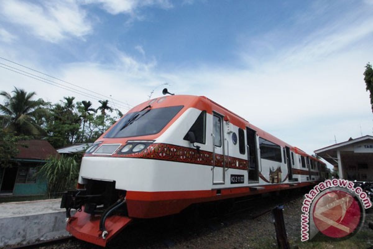 Sumbar targetkan railbus beroperasi November 2015