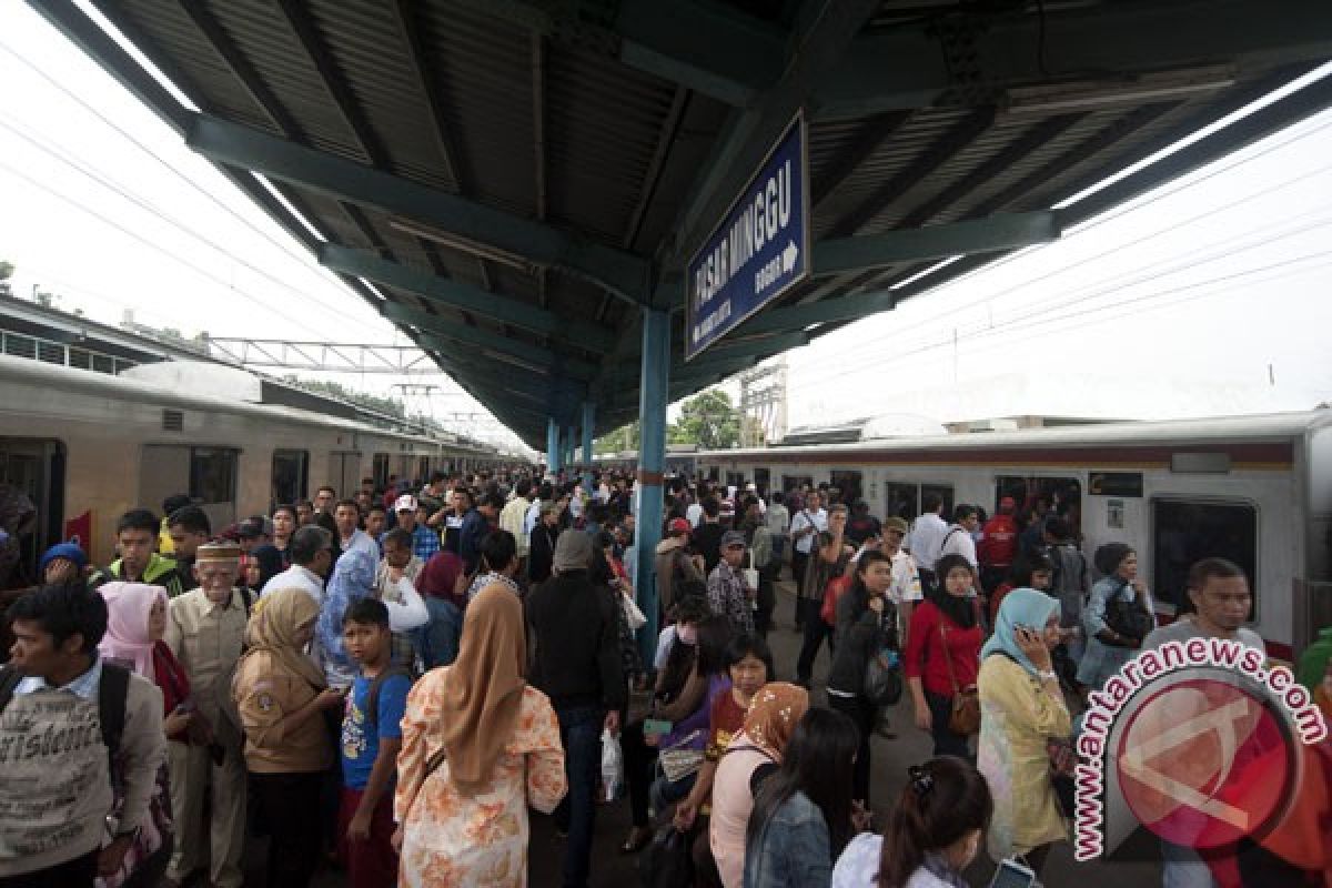 Perjalanan KRL berangsur normal 