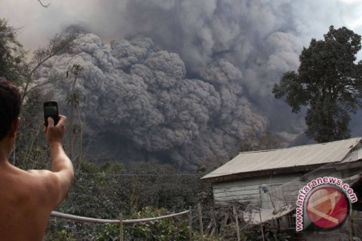 Gunung Sinabung kembali erupsi