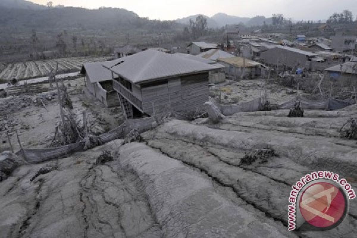 Dua korban awan panas Sinabung masih dirawat