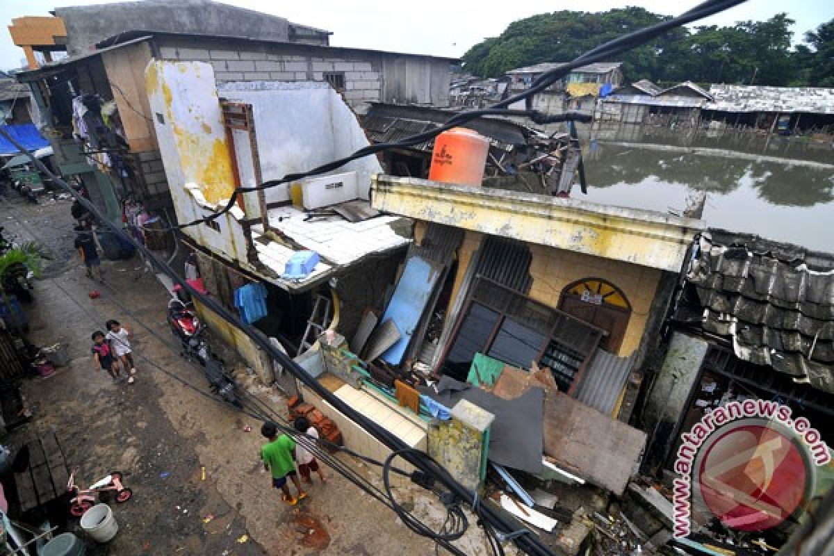 Duta Besar Uni Eropa beri bantuan korban banjir Jakarta