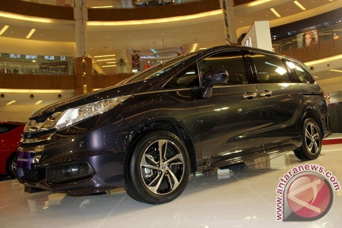 LMPV Terbaru Honda Mobilio di Serpong