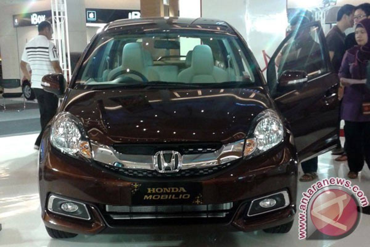 HJC pajang Honda Mobilio di Serpong