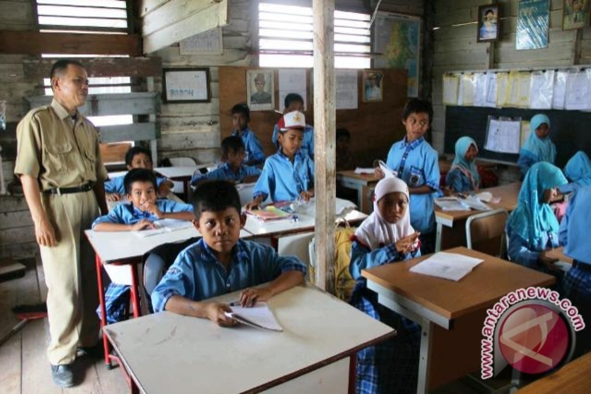 Ruang Kelas SD Negeri 08 Penajam Memprihatinkan