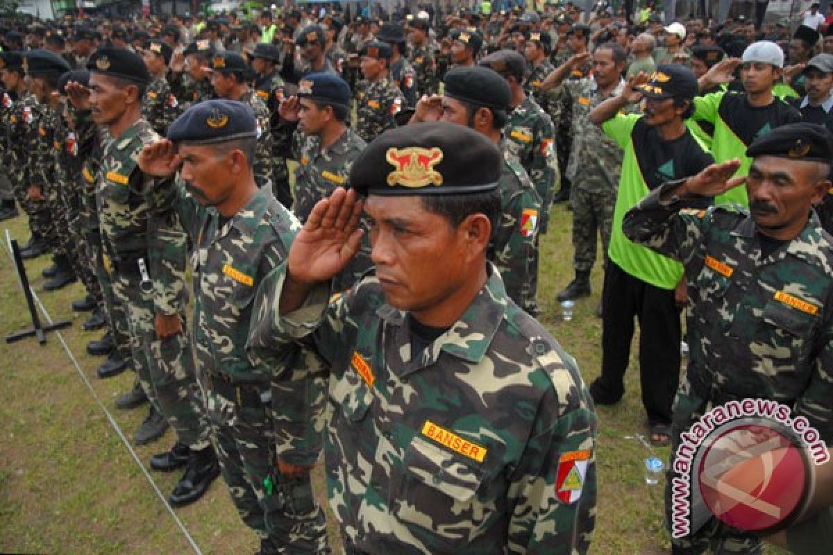 Banser Anshor jaga keamanan gereja di Surabaya