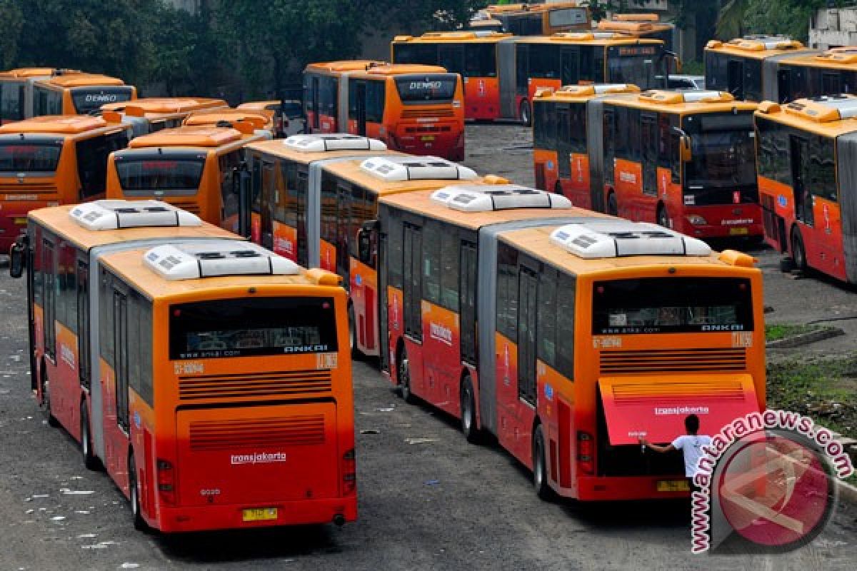 Pemprov DKI terima hibah 30 bus swasta