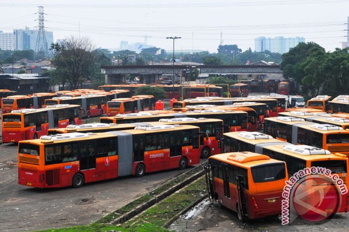 Transjakarta mulai beli armada bus baru usai Lebaran