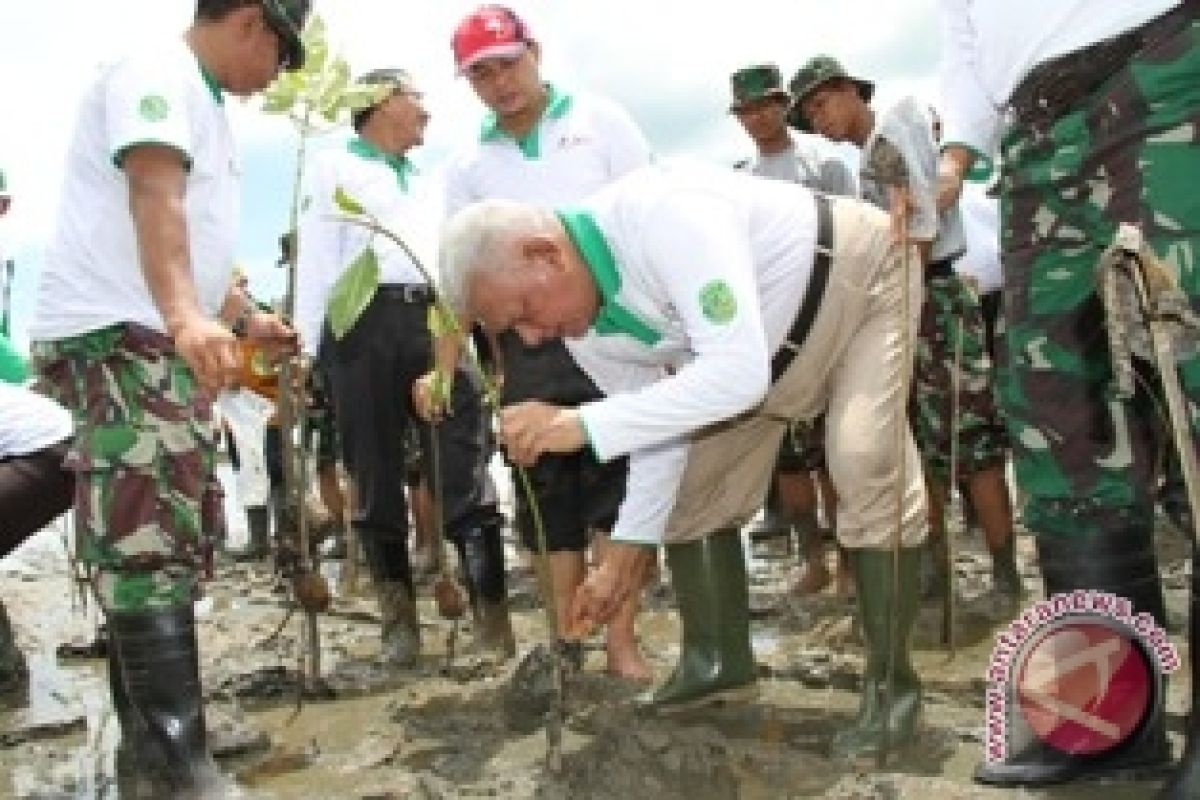  Penanaman Mangrove Capai 12.268.819 Pohon