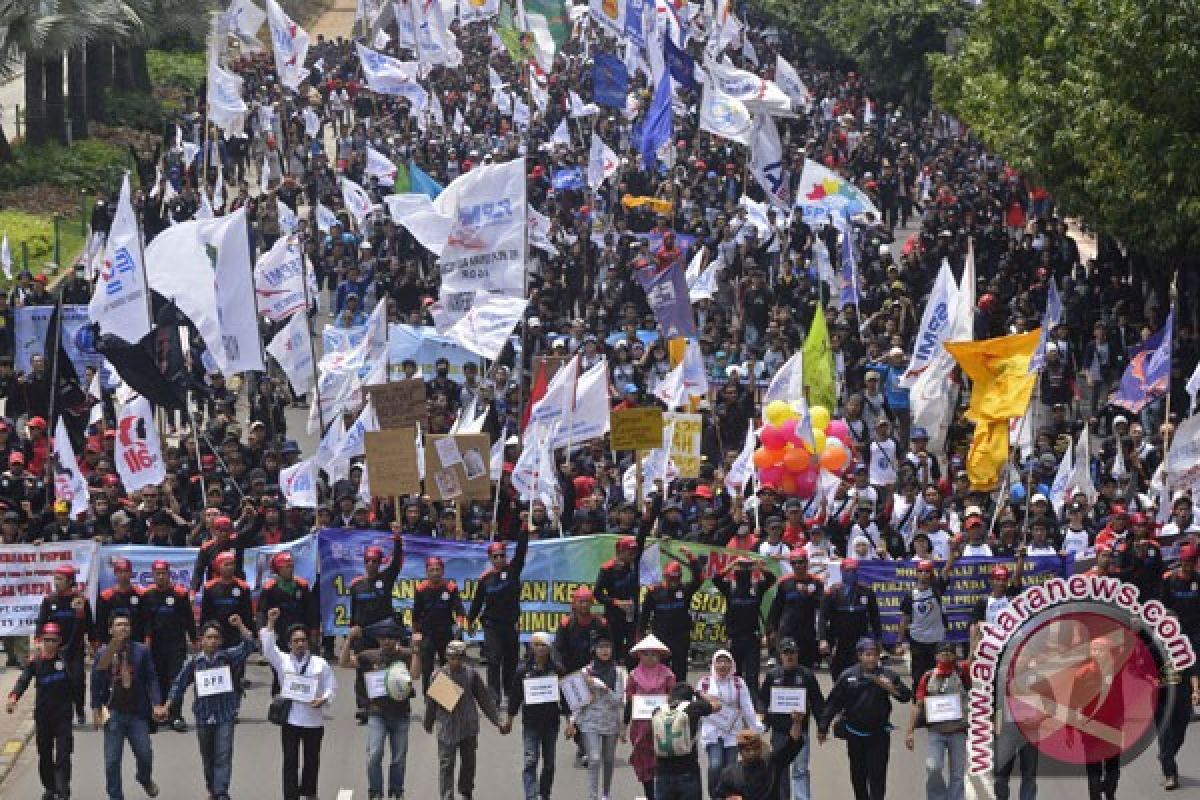 Ribuan Buruh Bergerak Ke Kantor Kementerian Kesehatan Antara News