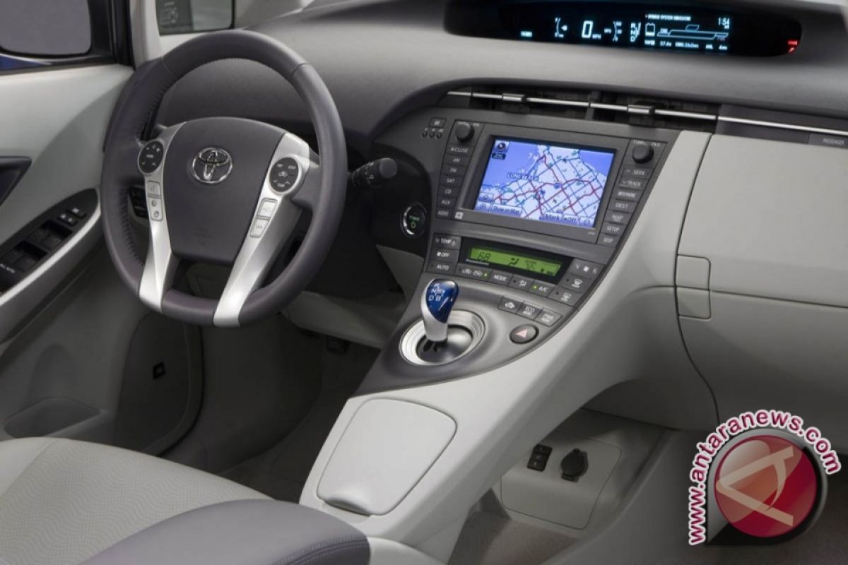 Toyota Tarik 1,9 Juta Mobil Prius di Seluruh Dunia