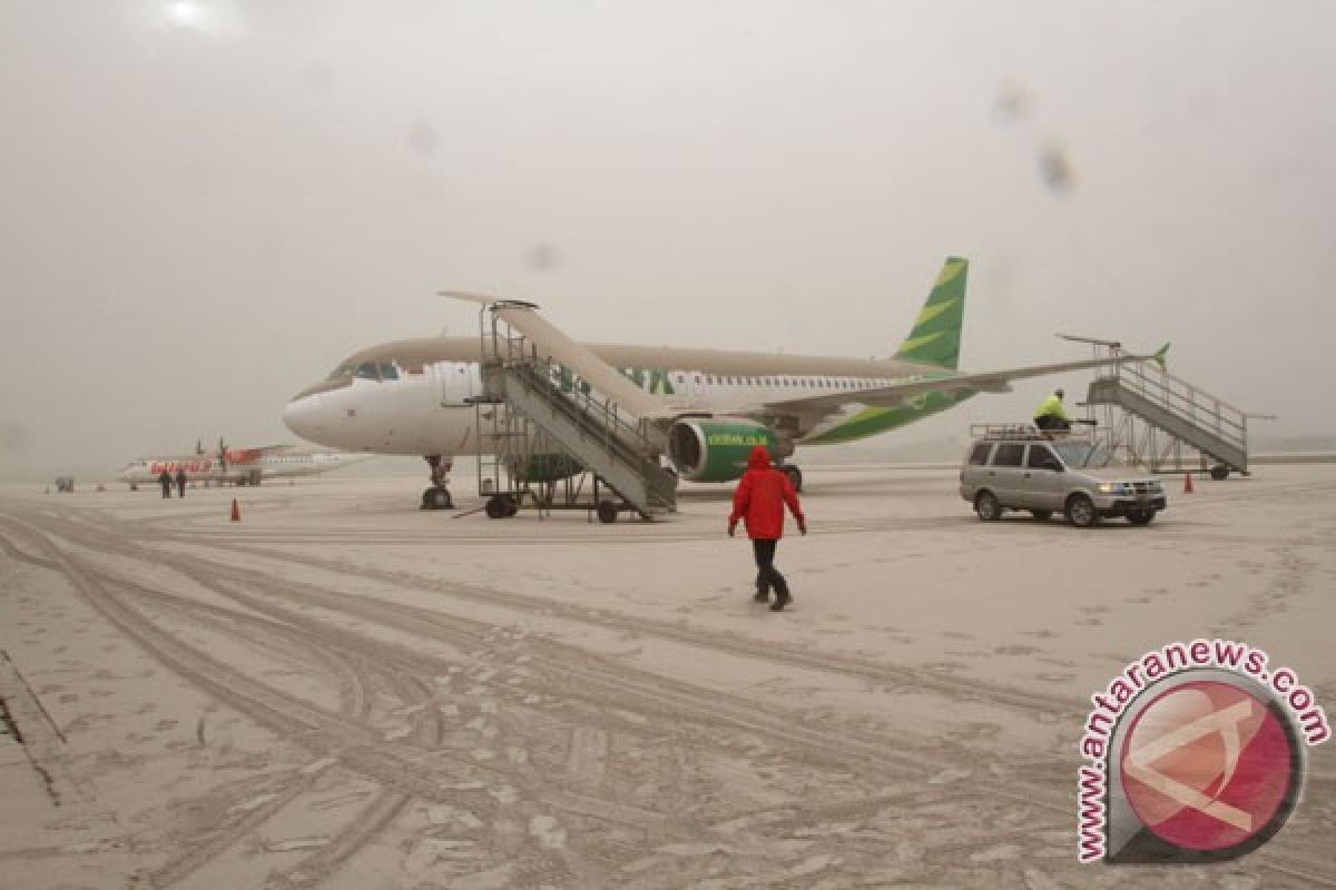 Bandara Adi Sucipto ditutup akibat abu Kelud