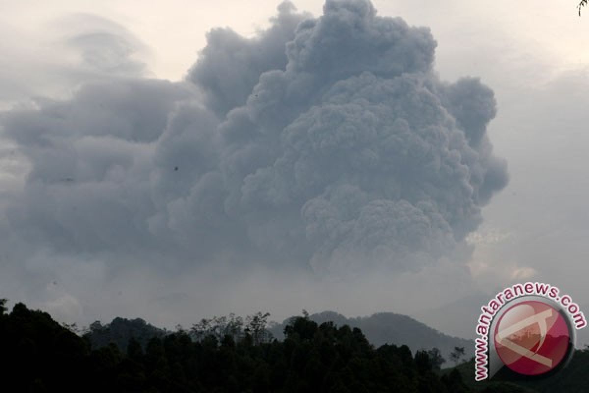 Polri dirikan 18 tenda tanggulangi erupsi Kelud