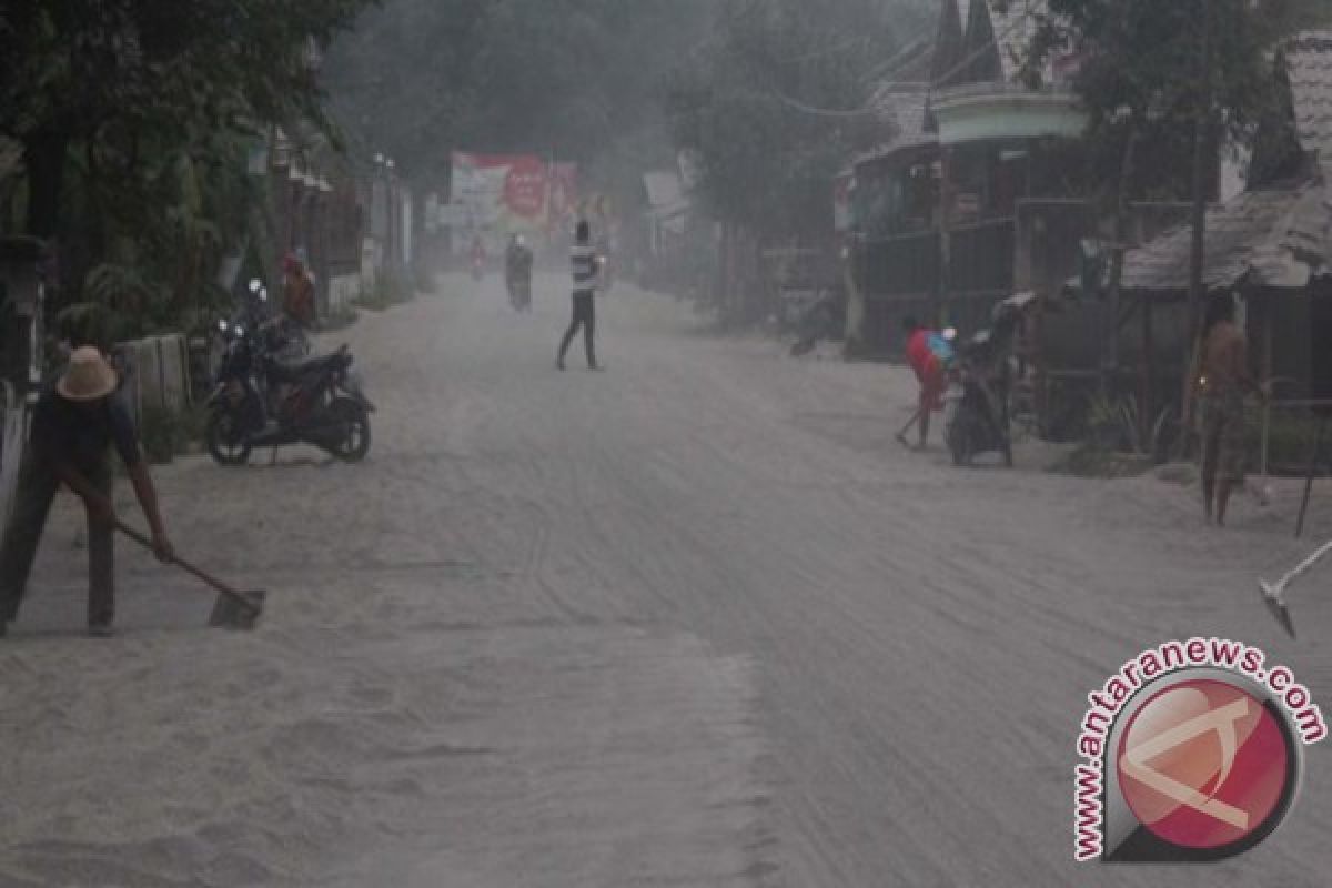 PVMBG: Abu Gunung Kelud Sampai Ke Tasikmalaya