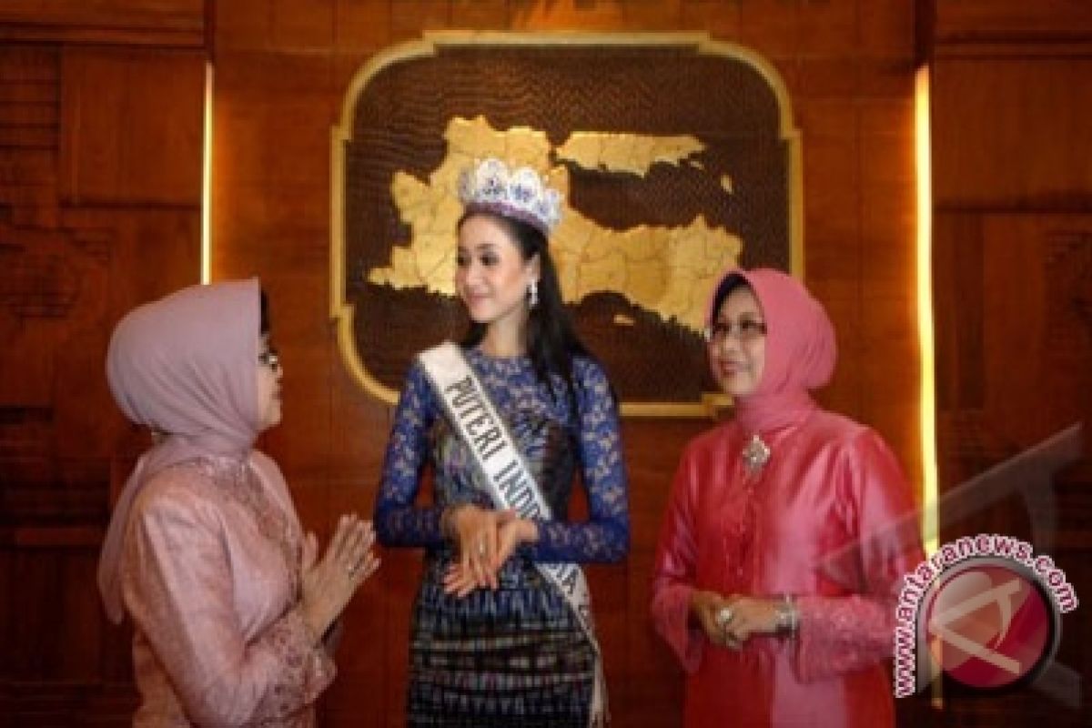 Putri Indonesia kenalkan batik mangrove ke dunia